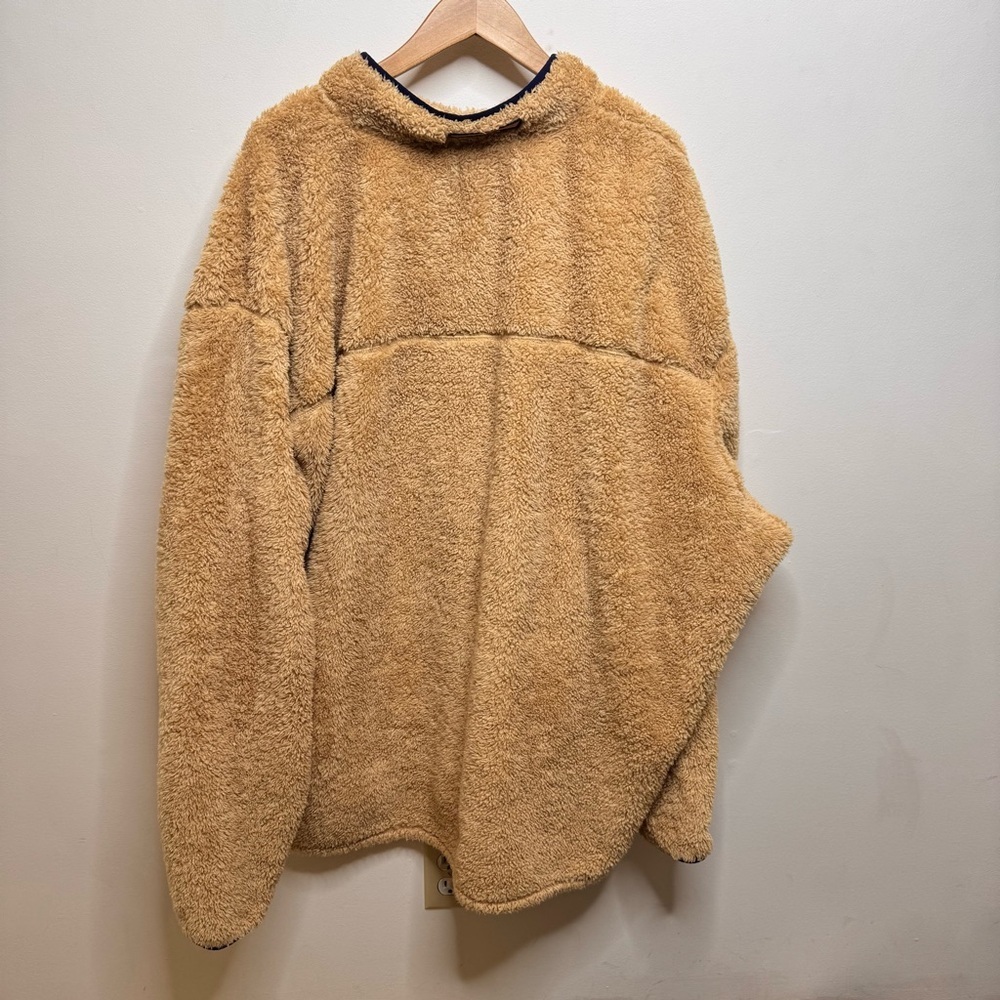 Vineyard Vines Camel Sherpa Pullover with Navy Pocket - Picture 6 of 6